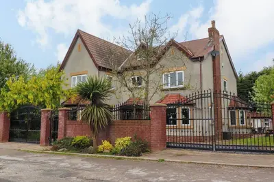 Image de Linwood, pet friendly, with hot tub in Cleveleys