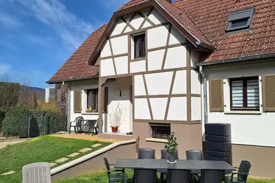 Image de Maison individuelle, 5 km de Colmar, 8 personnes, 4 ch. , 2 sdb, jardin, parking