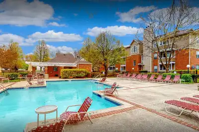 Image de Landing at The Green at Chevy Chase - 2 Bedrooms in Downtown Buffalo Grove