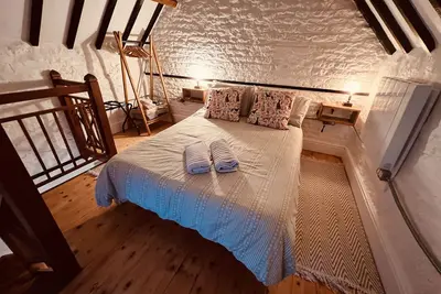 Image de The Dog House, Mere - Dog Friendly Holiday Cottage in Wiltshire.