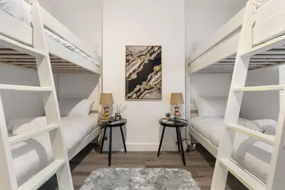 Image de Modern 2 Br 3 min walk to Tube station