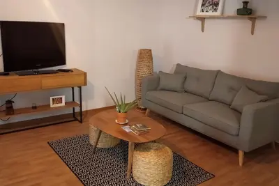 Image de Appartement rénové avec balcon terrasse, parking privé et piscine partagée
