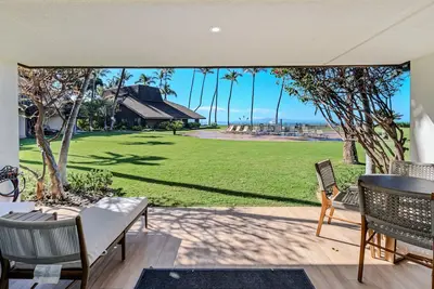 Image de Maaleaa Surf C5 Oceanfront townhouse on miles of Sandy Beach