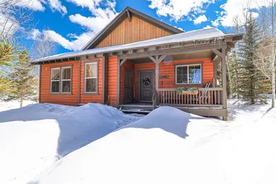 Image de Silver Spur Lodge - 4 Bedroom Home in Granby Ranch w/ Private Hot Tub & Wi-Fi