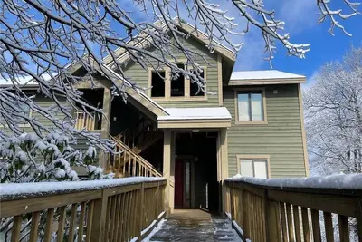 Image de Hidden Valley Summer Retreat: Ideal for Biking, Hiking, Golf, Ski In-Out & more!
