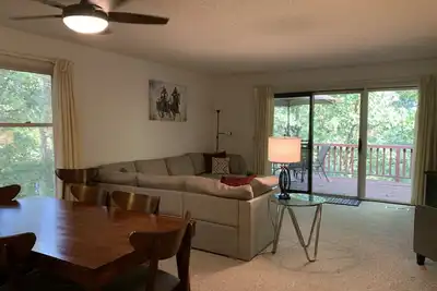 Image de Charming 3br Hot Springs Retreat - Serene Views & Modern Comforts