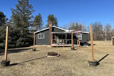 Image de Cozy cabin, Wi-Fi, on Atv trails in the ❤️ of the waterfall capital, dogs welcome