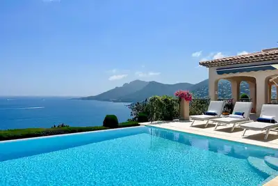 Image de Location villa avec piscine pour 8 personnes sur la Côte d'Azur à Théoule
