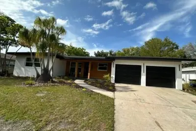 Image de The luxurious house has a 3 bedrooms and 3 bathrooms \n