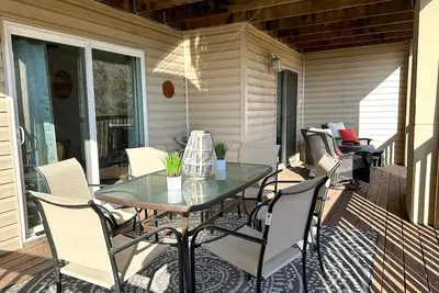 Image de Hear Sdc - Outdoor Pool- Walk to Lake - King Bed