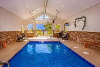 Image de Extraordinary 4bd Cabin w/ Pool! Hot Tub +Fire Pit