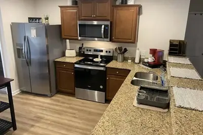 Image de Cozy 3-bedroom townhome 30 minutes from Masters!