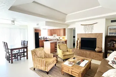 Image de The Desert Bird Retreat. 1 mile from Sabino Canyon. 2 Bd 2 Ba Condo.