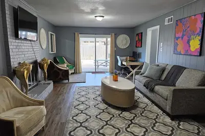 Image de One of the Kind 10 Br, Estate Near Elvis Presley's Graceland, Sleeps Many.