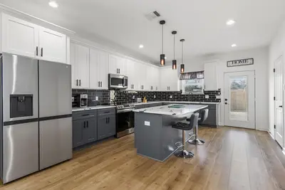 Image de Modern Home with Office + High Speed Wi-Fi