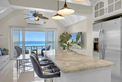 Palm Ja Sce22 - Elegant 2 Br w\/ Pool & Ocean View