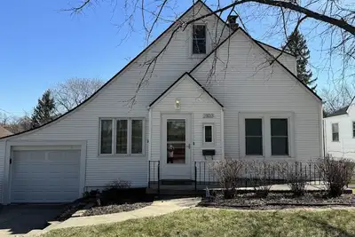 Image de Cws Available! ! Cute 3 bedroom, 2 full bath 5 miles from Charles Schwab Field
