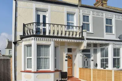 Image de 6 chambres à coucher à Clacton on Sea