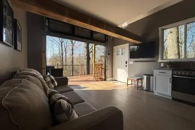 Image de Tucked Away Treehouse- on the Ky Bourbon Trail