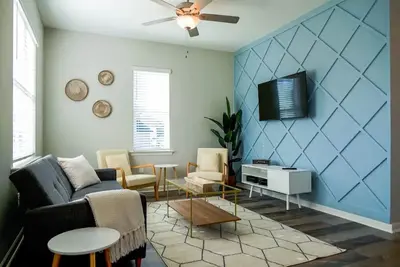 Image de New! Scandinavian Cottage in Duke~King Bed