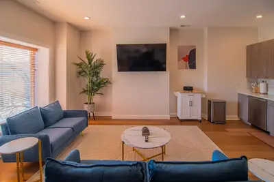 Image de Spacious/Stylish Apt Near Med District/West Loop