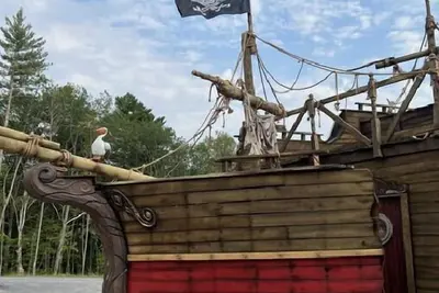 Image de Pirate Ship - Deluxe Cabin #3 on map