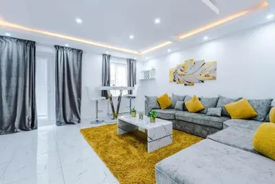 Beautiful Three Bed House In Manchester