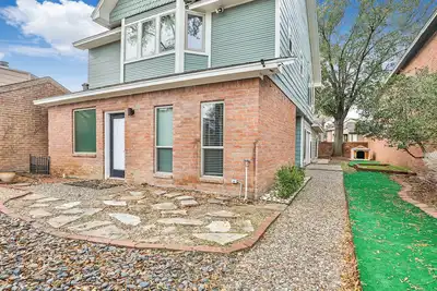 Image de Modern 3 Bed 2. 5 Bath Home in North Houston