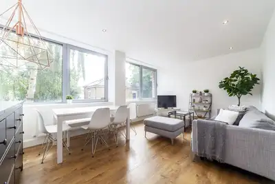 Image de Immense and lit 2 Br flat 7 min to Clapham Common