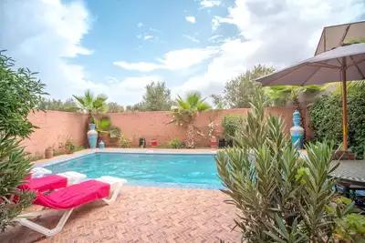Villa au pied de l'Atlas à 20minutes du centre ville, idéale pour les familles.