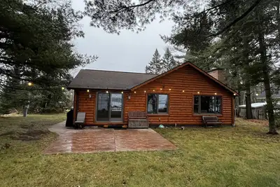 Image de Charming 3-bedroom cottage with WiFi & Ac on beautiful Lake Namakagon in Cable.