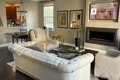 Image de 3 Bedroom condo in Broad Ripple Next to monon trail, shops and restaurants.