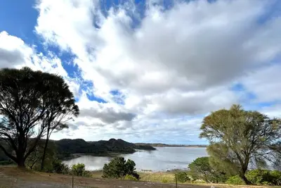 Image de Nestled on Tower Hill's edge, with stunning views! Sleeps 6