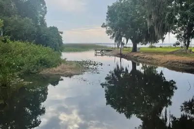 Beautiful cottage on lake istokpoga with lake view!