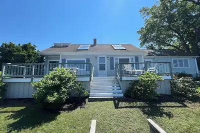 Image de A perfectly placed cottage overlooking Mackerel Cove!