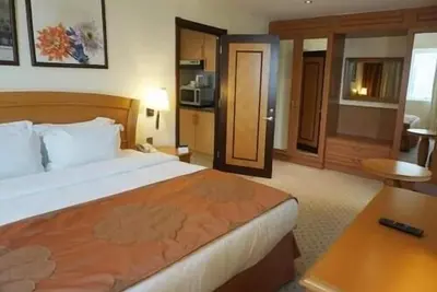 Image de Furnished Two Bedroom Apartments Near Khalid Lake