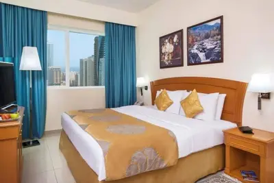 Image de Furnished 3 Bedroom Apartments Near Khalid Lake