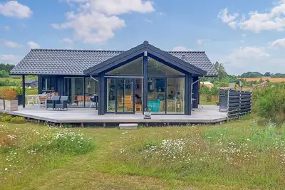 Image de Belle maison à Ejstrupholm avec cuisine