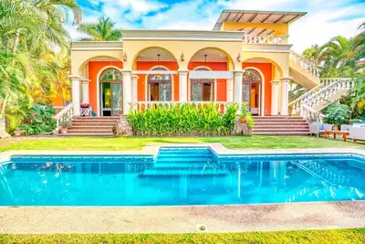 Image de Gorgeous Hacienda-style, private Casa de Paz, with 24-hour gated security