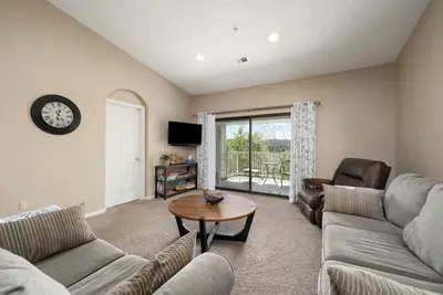 Image de 2 Br Branson Condo with pool; Family fun