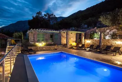 Image de Maison pour la famille avec la piscine Orebic, Peljesac (K-20612)