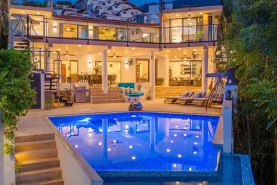 Image de Casa Morada - Puerto Vallarta, Mx\nBeachfront-11 Bedrooms/16, 000 Sft/ 20 + Guest