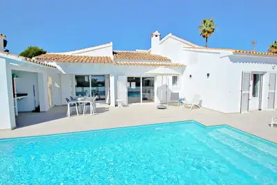 Image de Adora - Villa moderne avec grande piscine privée à Moraira