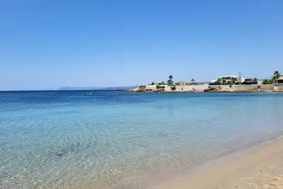 Image de T2, calme, entièrement rénové, 300 m des premières plages