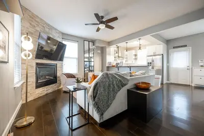 Image de Hot Tub in prime location downtown