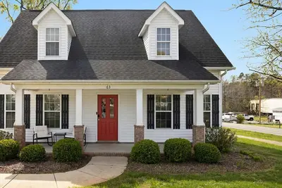 Image de Charming Belmont Retreat - 3 beds & Private Yard