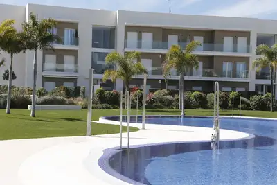 Image de Eleven Views Lightbooking