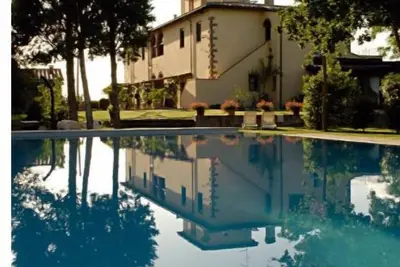 Image de Farmhouse with Pool in the Tuscan countryside