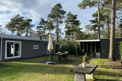 Image de Unieke, rustige plek met veel privacy aan de bosrand op Veluwe park Lierderholt!