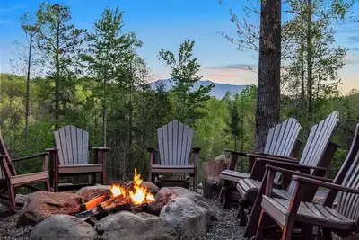 Image de Upscale 4 Bedroom Amazing View, Hot Tub, Arcade/Theater, No Winding Roads!